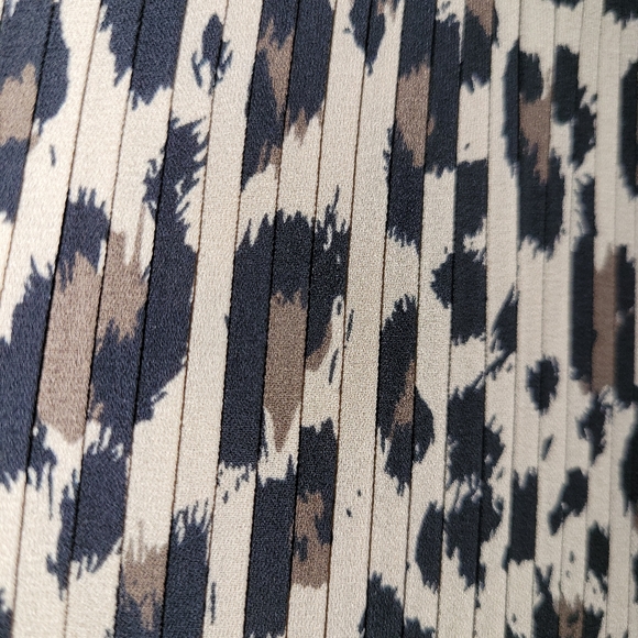 Sung by Alfred Sung Sleeveless Blouse - Picture 2 of 7